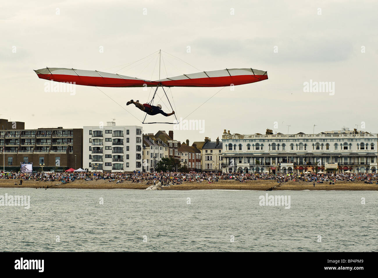 Ernsthafte Flyer konkurrieren um ein Preisgeld von £30.000 am Worthing Birdman 2010, Worthing, West Sussex Stockfoto