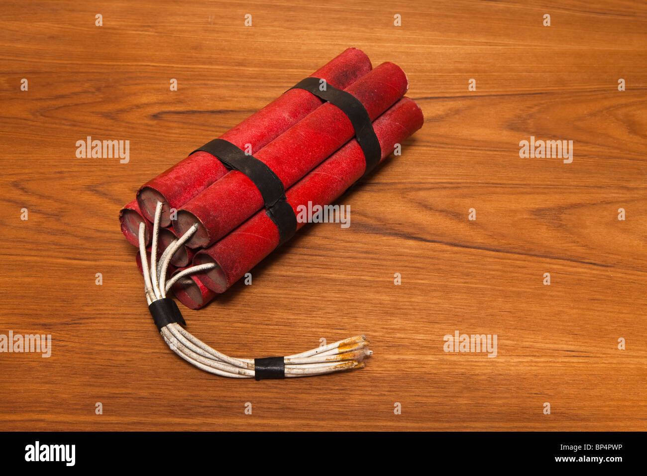 TNT, Dynamit, explosive rot, Holz, Bombe, drinnen Stockfoto