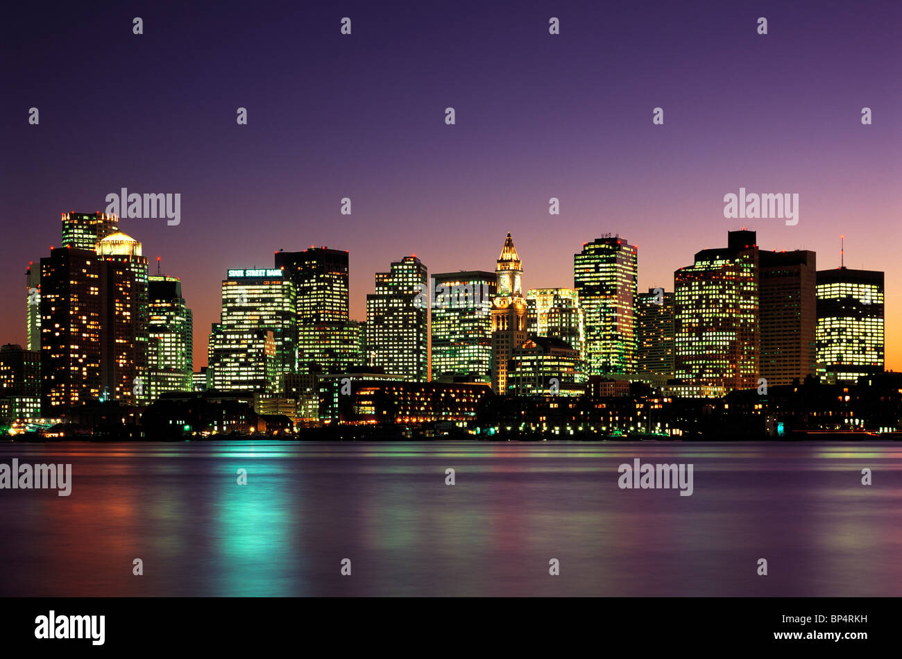 Skyline von Boston in der Abenddämmerung, Massachusetts, USA Stockfoto