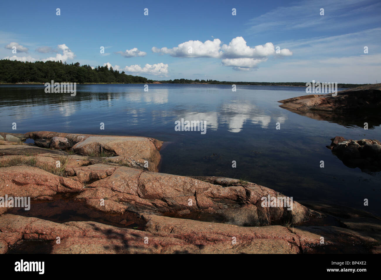 Blick auf den Archipel von Björkö, einer abgelegenen wunderschönen kleinen Insel in Lemland auf der Insel Aland in Finnland Stockfoto
