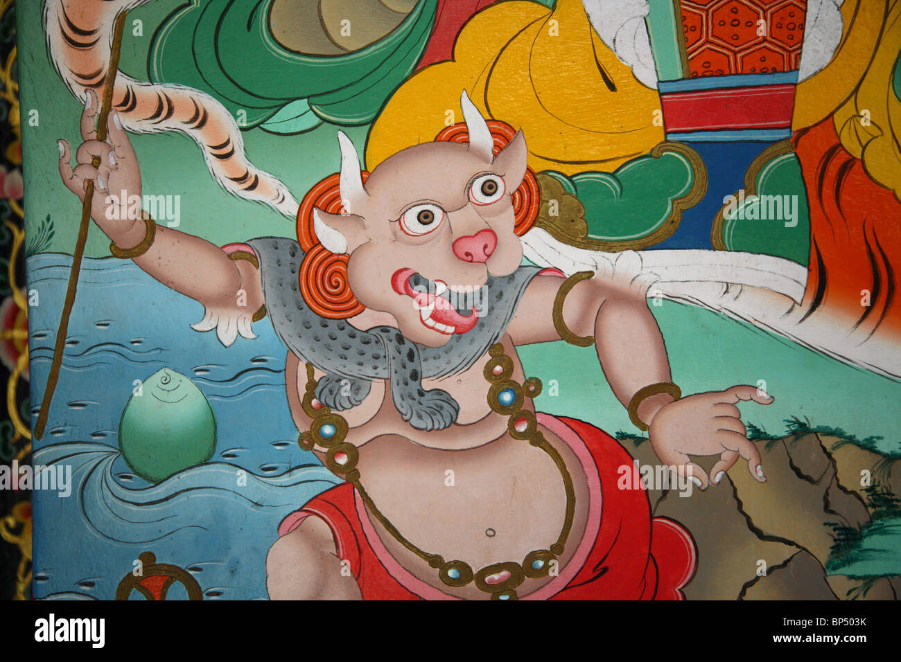 Ein Detail eines Wandbildes im Kloster Rumtek in Sikkim in der Nähe von Gangtok, Nordindien. Stockfoto