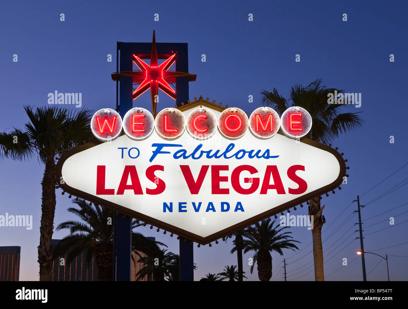 Las Vegas Willkommensschild im späten Abendlicht. Stockfoto