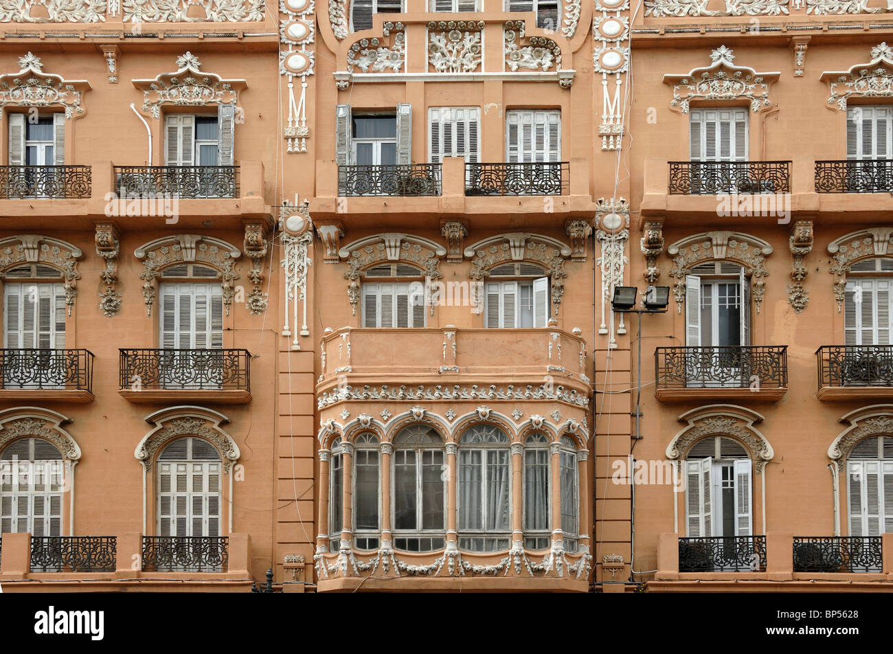 Fassade & Erker Muster des Art Nouveau Melul Gebäudes (1915), von Enrique Nieto, Melilla, Spanien Stockfoto
