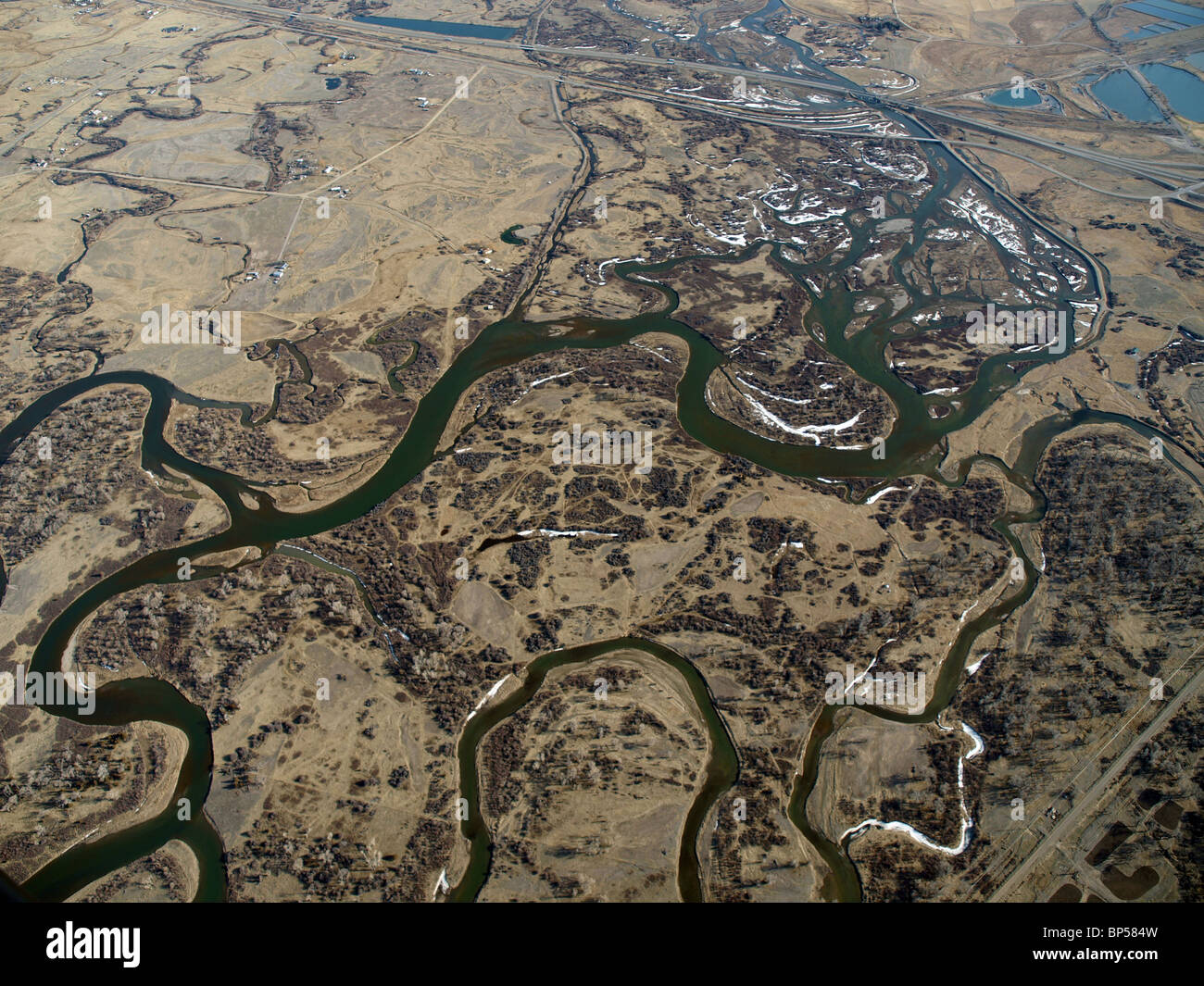 Montana-Antenne des Missouri River Oberlaufs. Die westliche Endstation der Great Plains. Stockfoto
