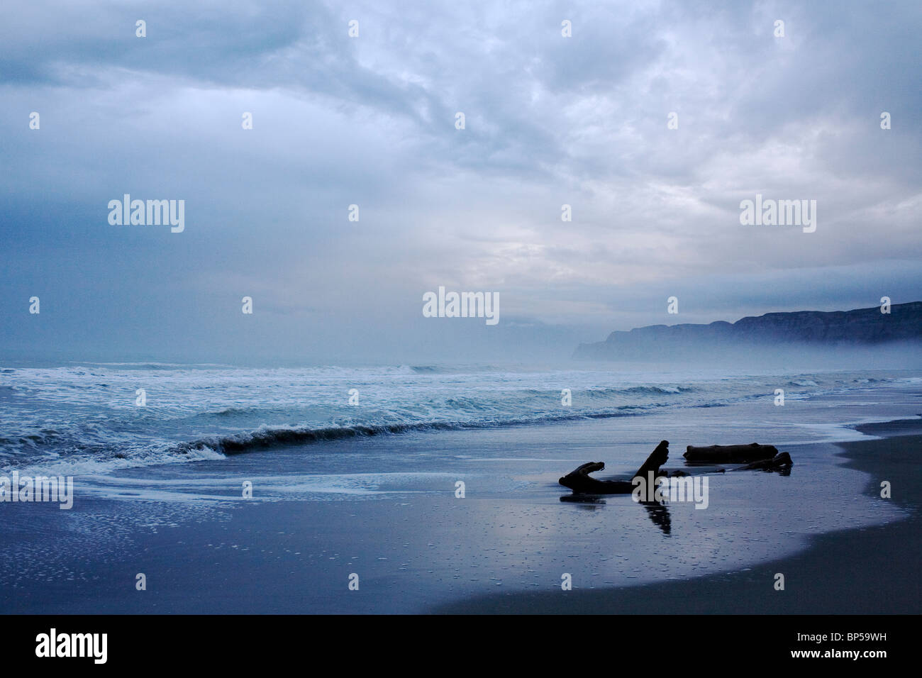 Eine isolierte Strand an der Mündung des Flusses Waikari in der Hawkes Bay-Region an der Ostküste Neuseelands Nordinsel. Stockfoto