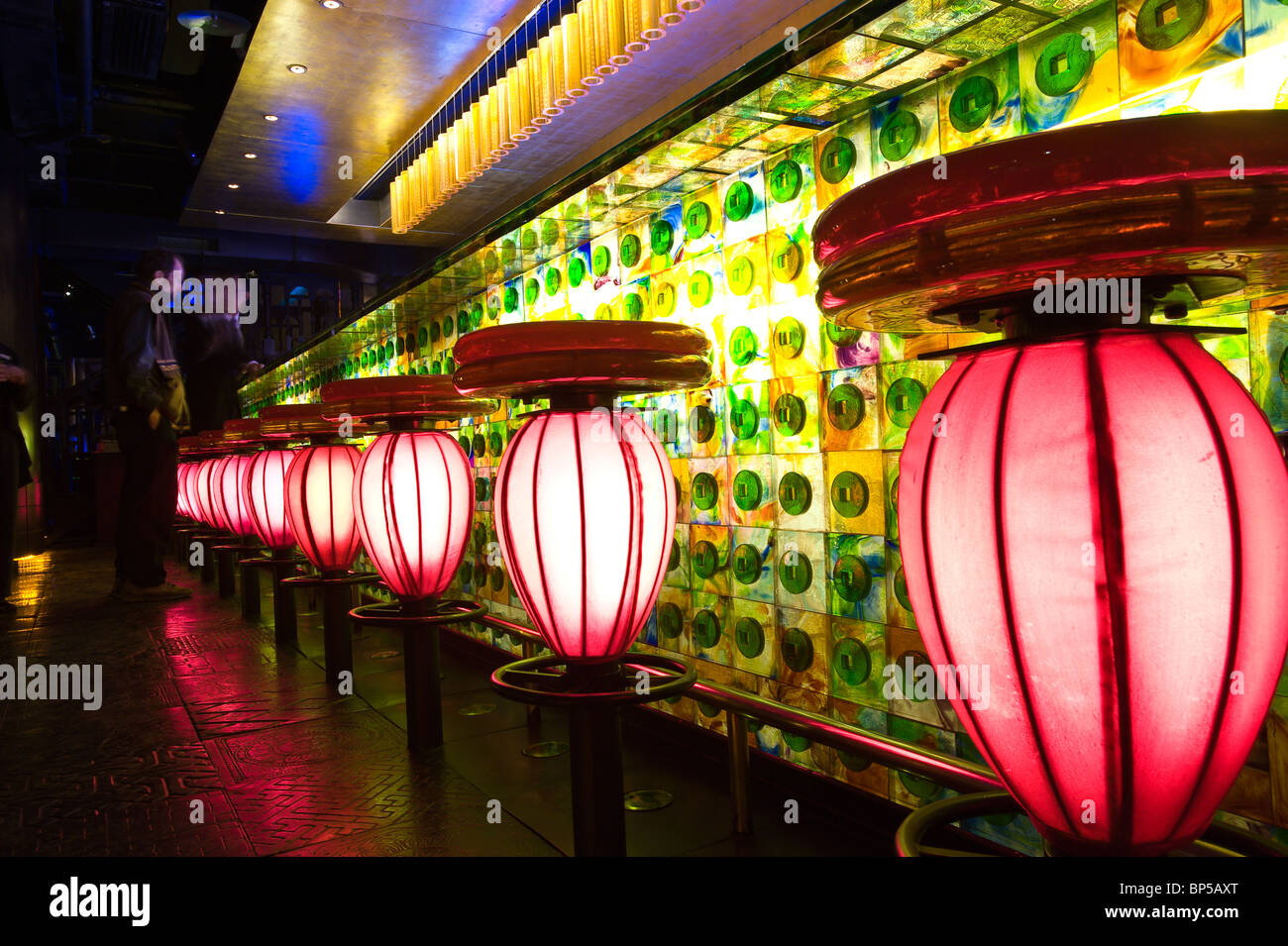 China, Shanghai. Bar im Bezirk Xin Tian Di Bar. Stockfoto