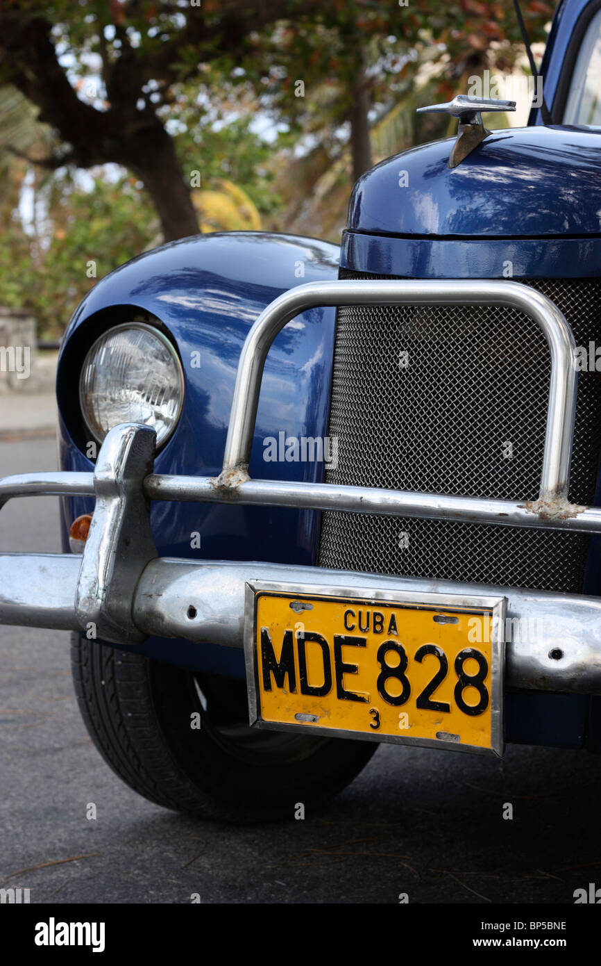 Straßenszene, altes Auto, Varadero, Kuba Stockfoto