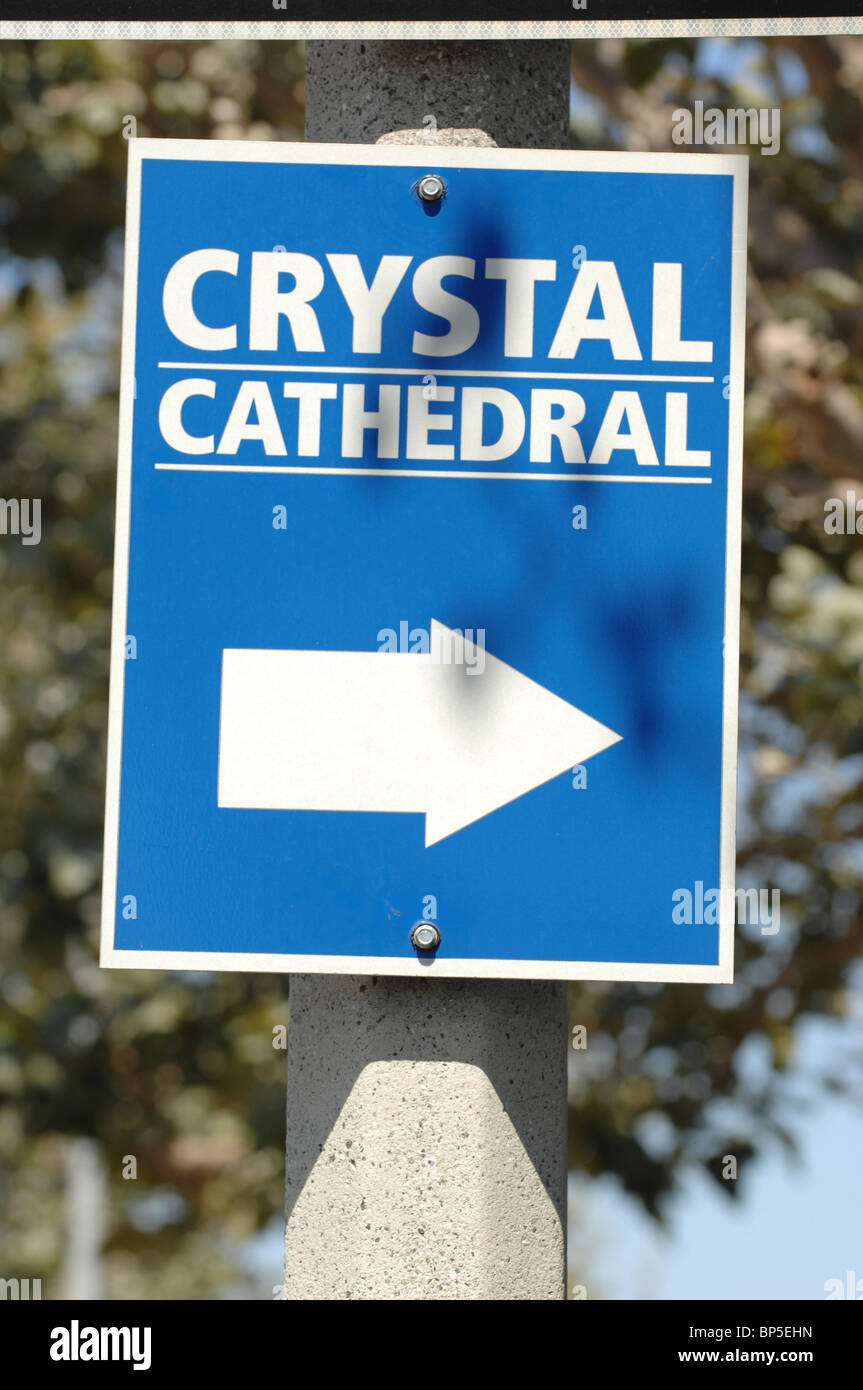 Melden Sie Regie Besucher der Crystal Cathedral Stockfoto