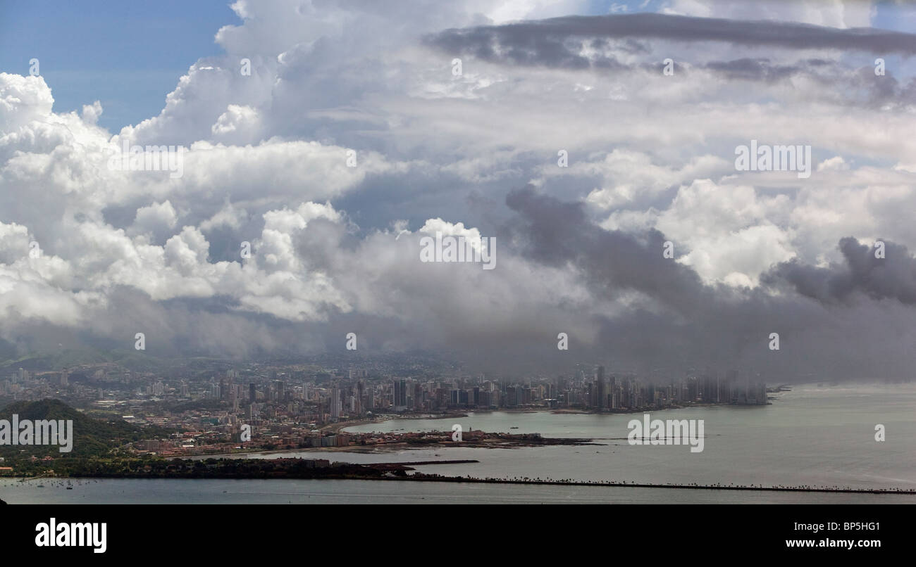 Luftaufnahme über Skyline Panama City Republik Panama Stockfoto