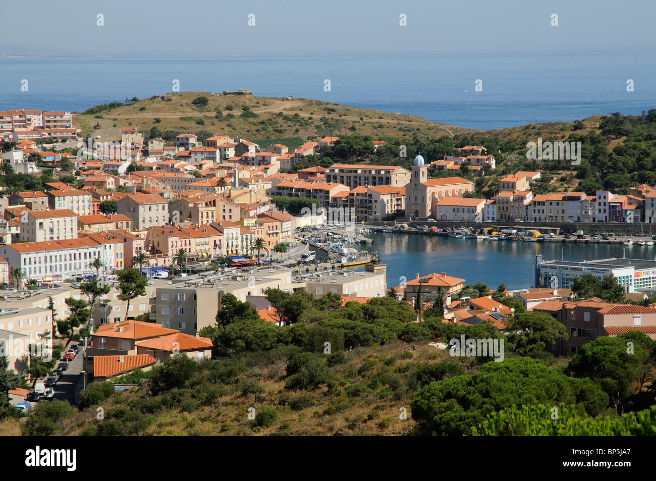 Port-Vendres ein beliebtes Fischerdorf an der Cote Vermeille Südfrankreich Mittelmeer Fischerhafen in der Nähe der spanischen Grenze Stockfoto