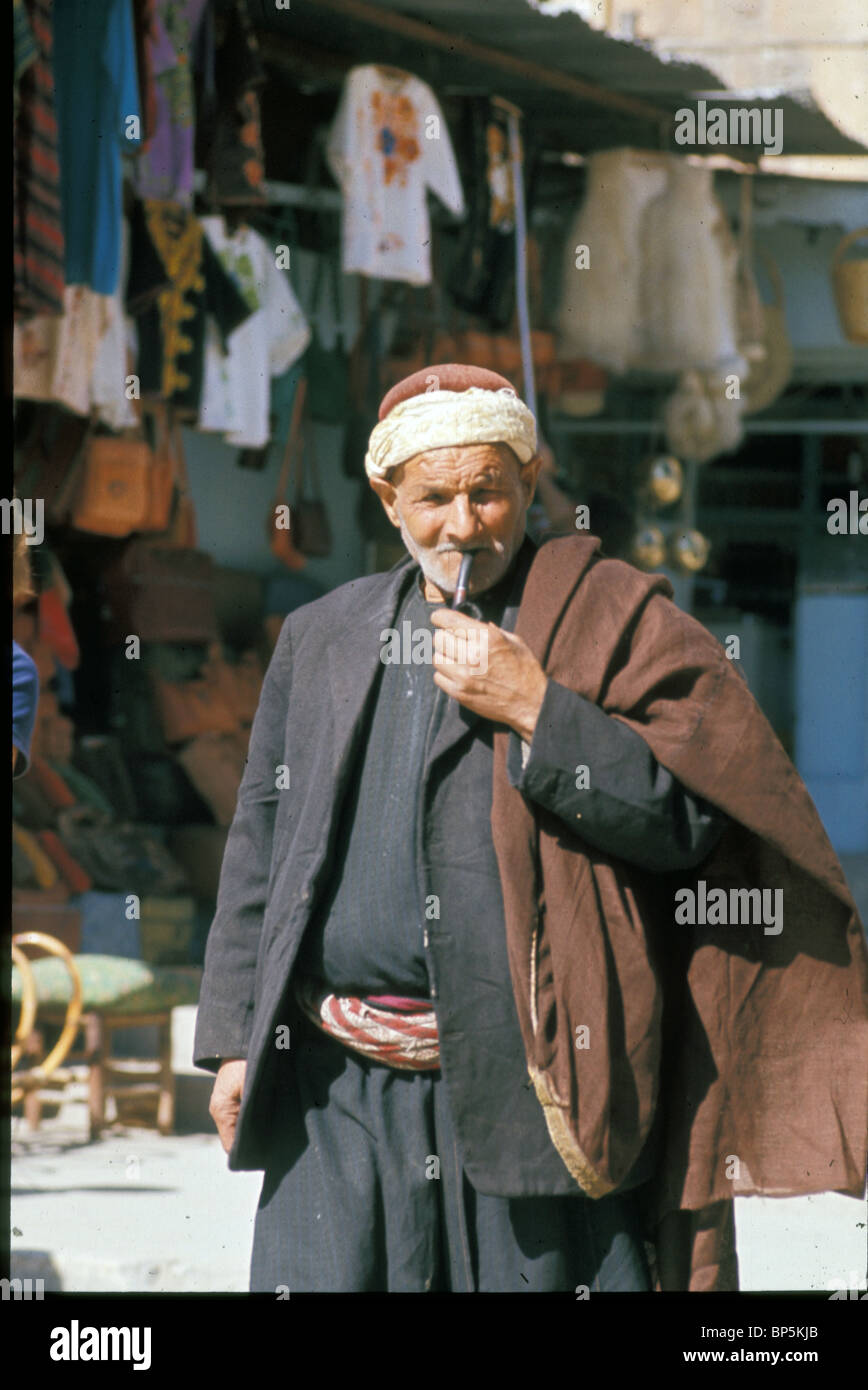 5271. muslimische Männer tragen traditionelle Kleidung in Jerusalem Stockfoto