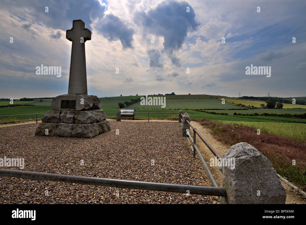Flodden Field, Gedenkkreuz und Ort des Schlachtfeldes in Northumberland an einem trüben Tag. Stockfoto