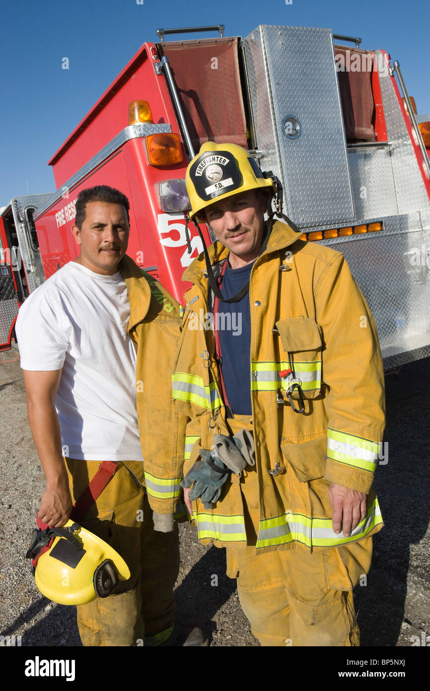 Feuerwehr und LKW Stockfoto