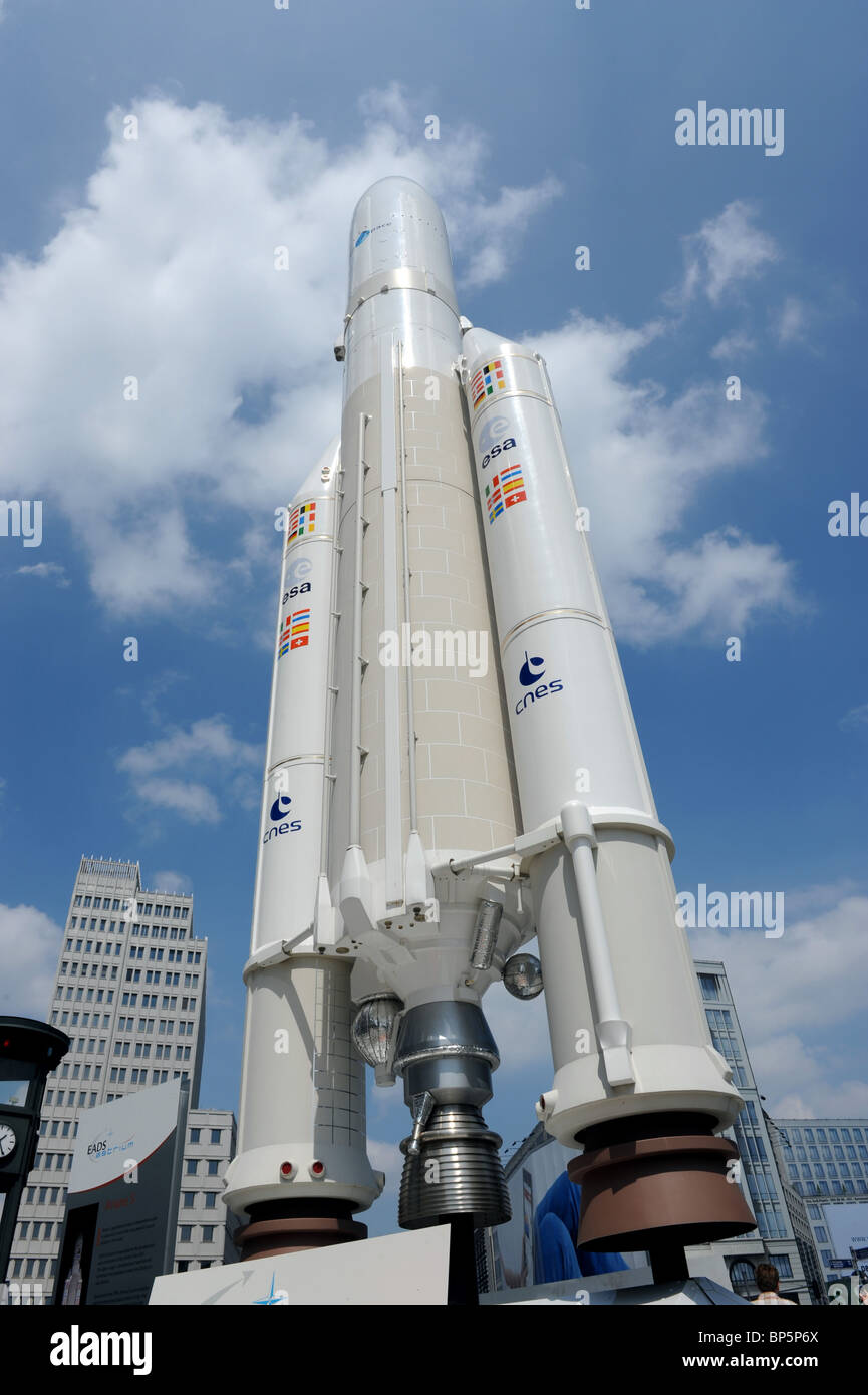 Ariane 5 Rakete im Potsdamer Platz Berlin Deutschland Deutschland ...