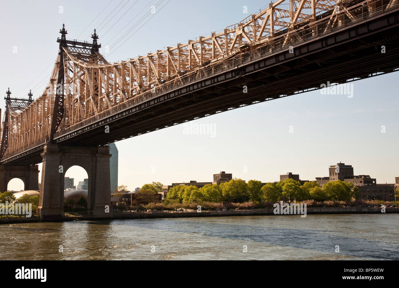 Queensboro Bridge und Roosevelt Island, NYC Stockfoto