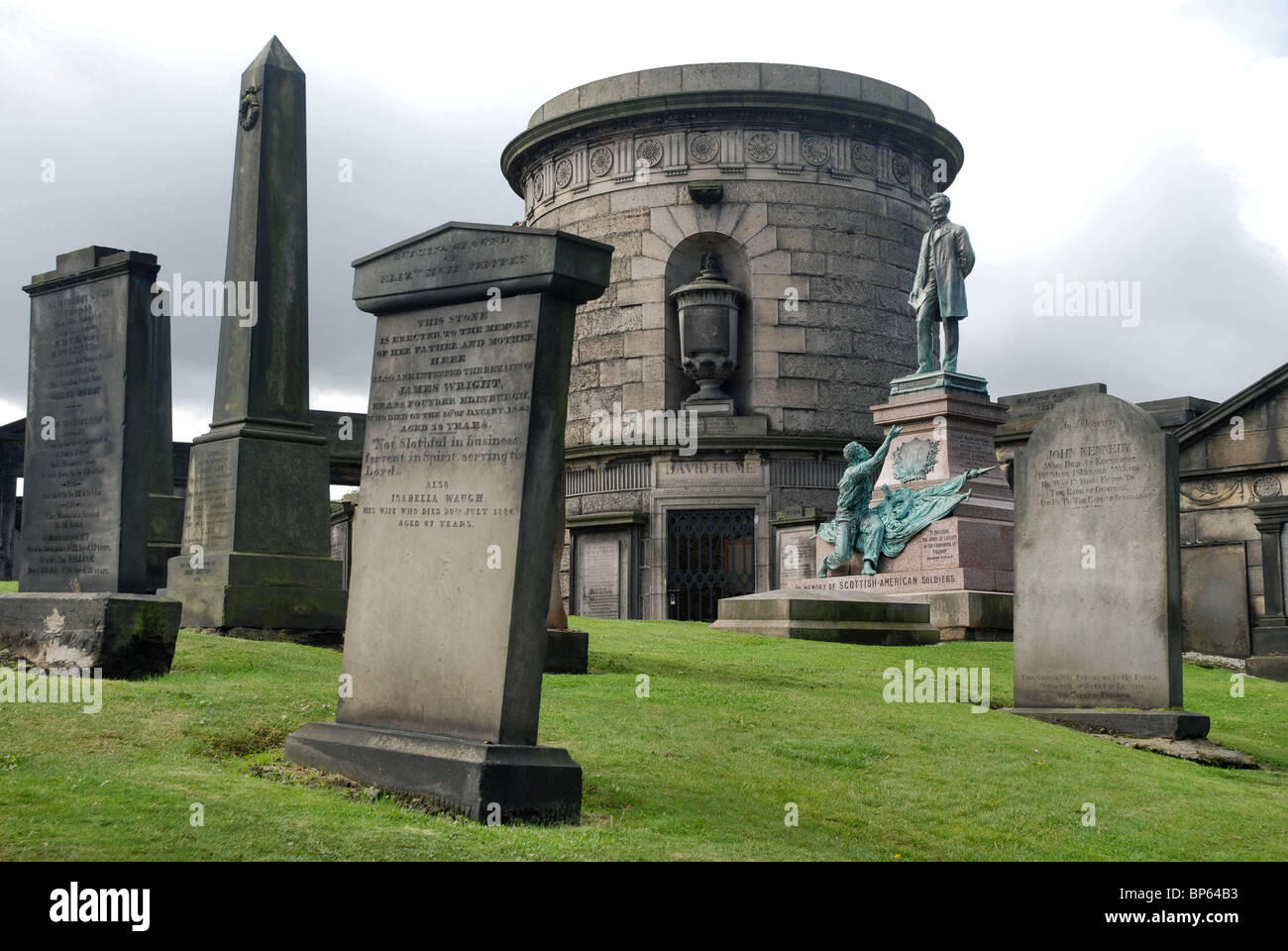 Alten Calton Burial Ground, darunter das Grab von David Hume und Denkmal für Scottish-Amerikaner kämpften im Bürgerkrieg. Stockfoto