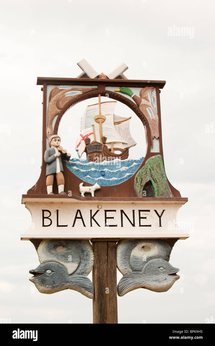 Die Blakeney Ortsschild in Norfolk, England. Stockfoto