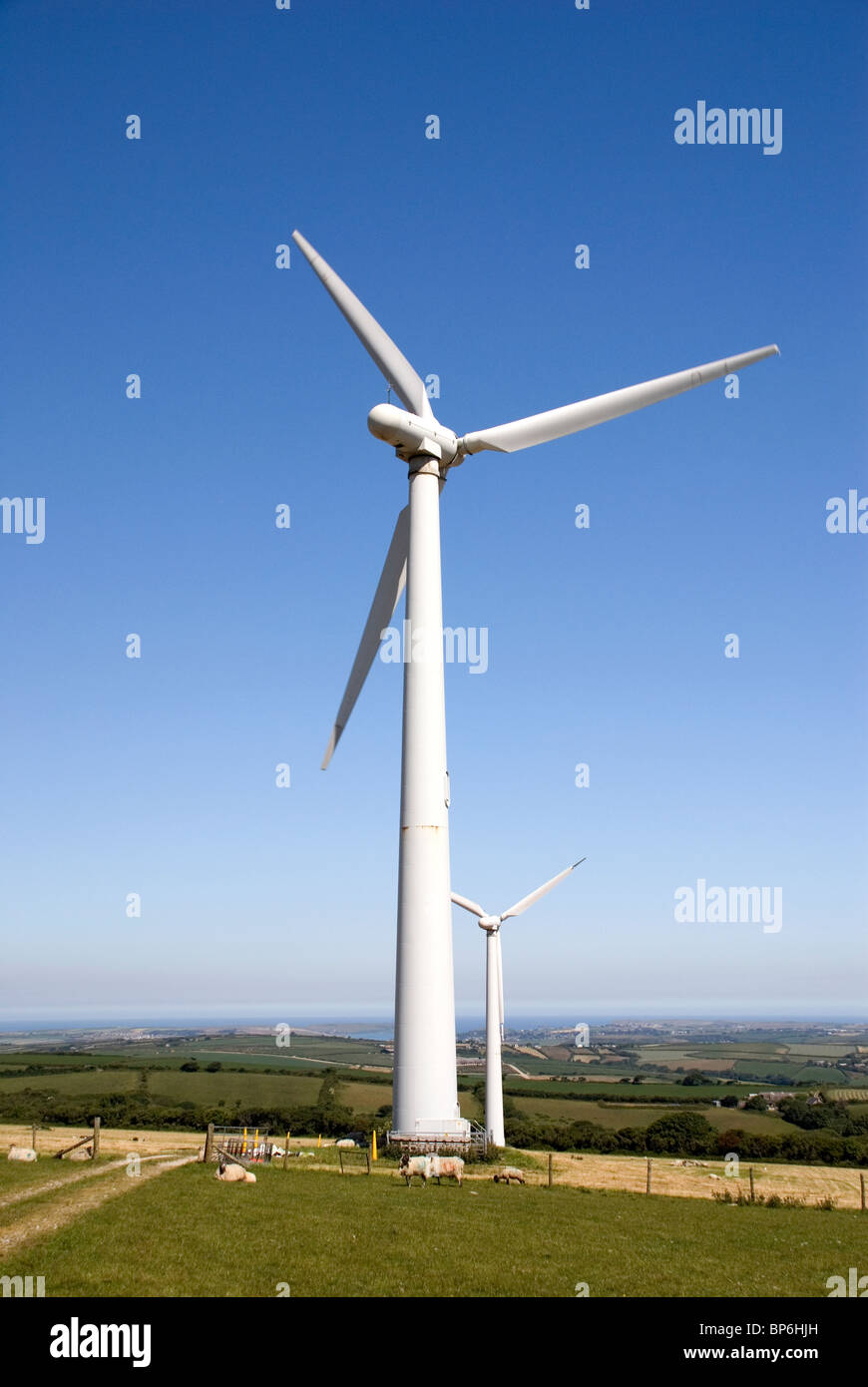 Windkraftanlagen in St Breock Downs. Stockfoto