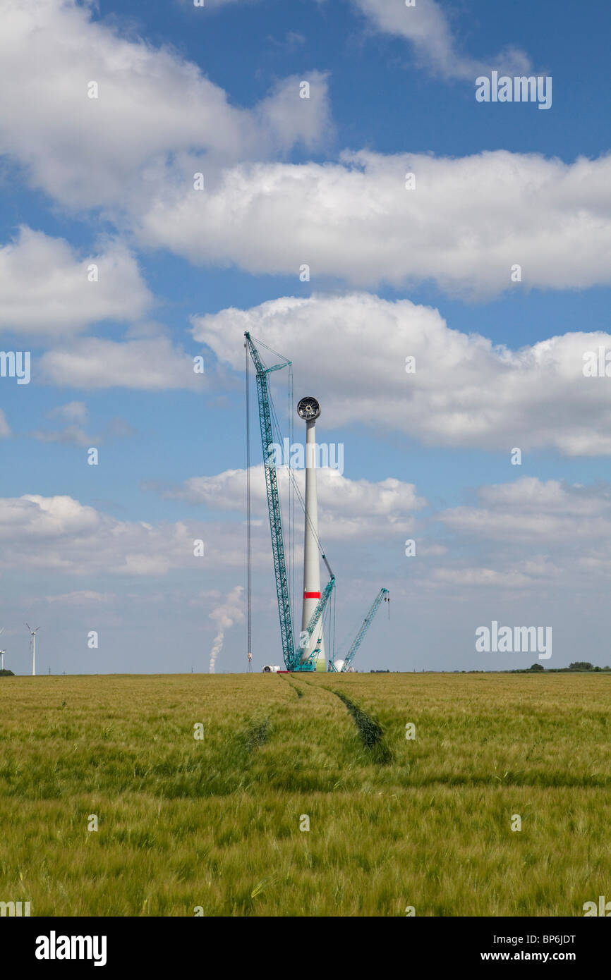 Der Bau einer Windkraftanlage Stockfoto
