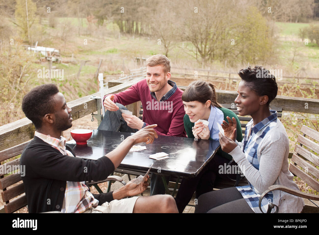 Zwei Paare Spielkarten im freien Stockfoto