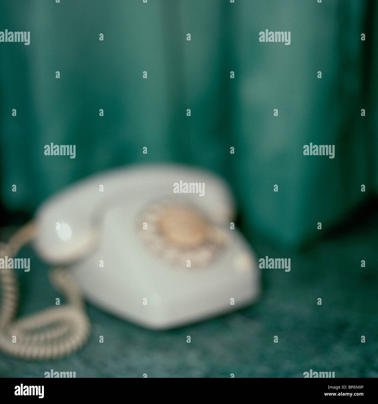 Ein altmodisches Telefon, unscharf gestellt Stockfoto