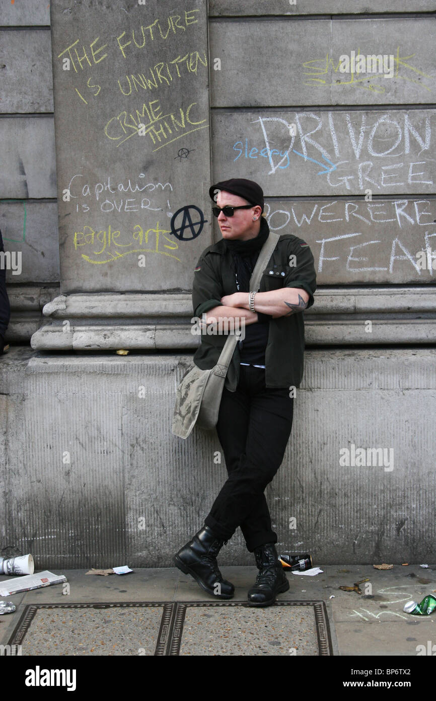 Anarchist male Fotos und Bildmaterial in hoher Auflösung Alamy