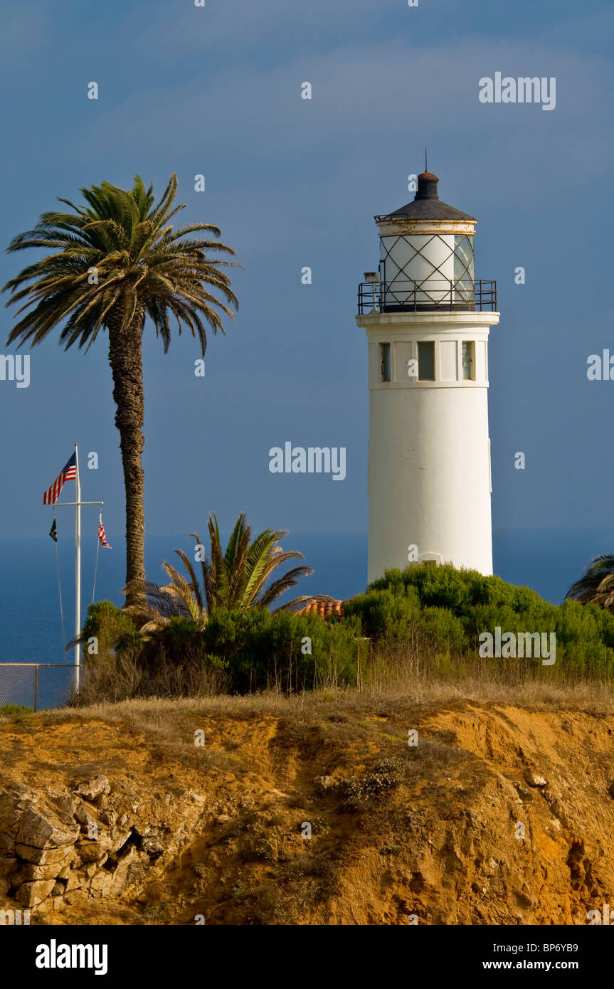 Vicente Leuchtturm und palm Tree, Point Vicente, Halbinsel Palos Verdes, Kalifornien Stockfoto