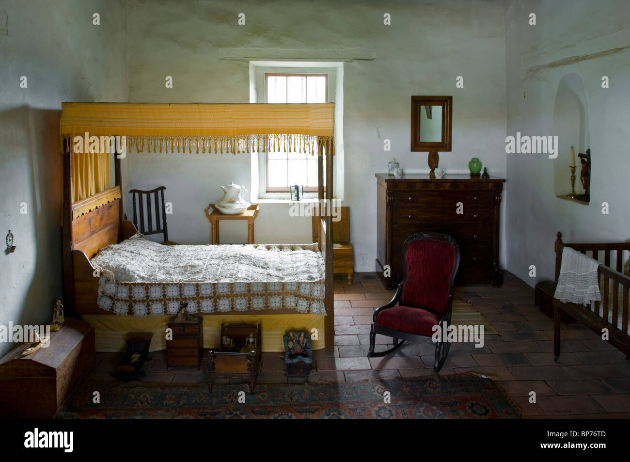 Childs Schlafzimmer, Casa de Estudillo Museum, Old Town San Diego State Historic Park, San Diego, Kalifornien Stockfoto