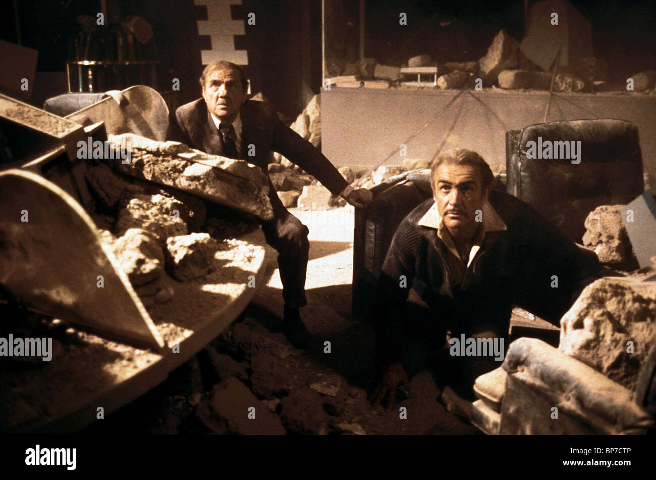 KARL MALDEN, SEAN CONNERY, METEOR, 1979 Stockfotografie Alamy