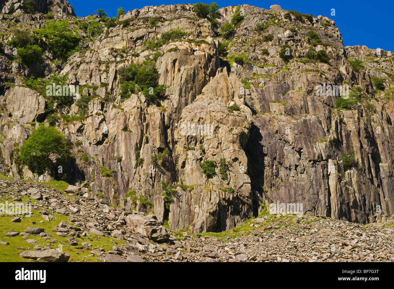 Klettern in Llanberis Pass, Snowdonia, North Wales, UK Stockfoto