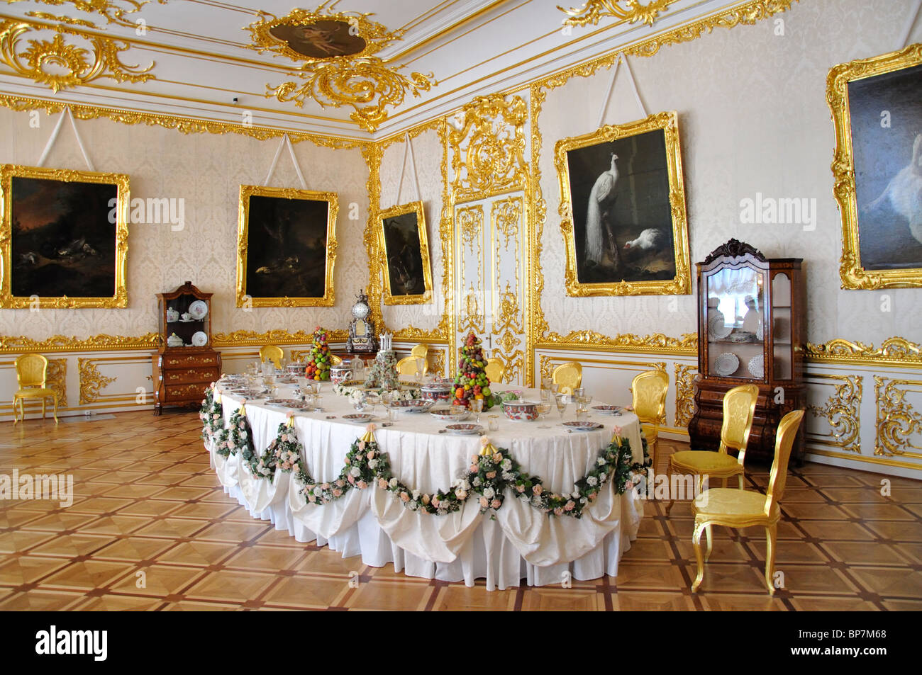 Weiße State Dining Room, der Katharinenpalast, Puschkin, Sankt Petersburg, Nordwest-Region, Russland Stockfoto