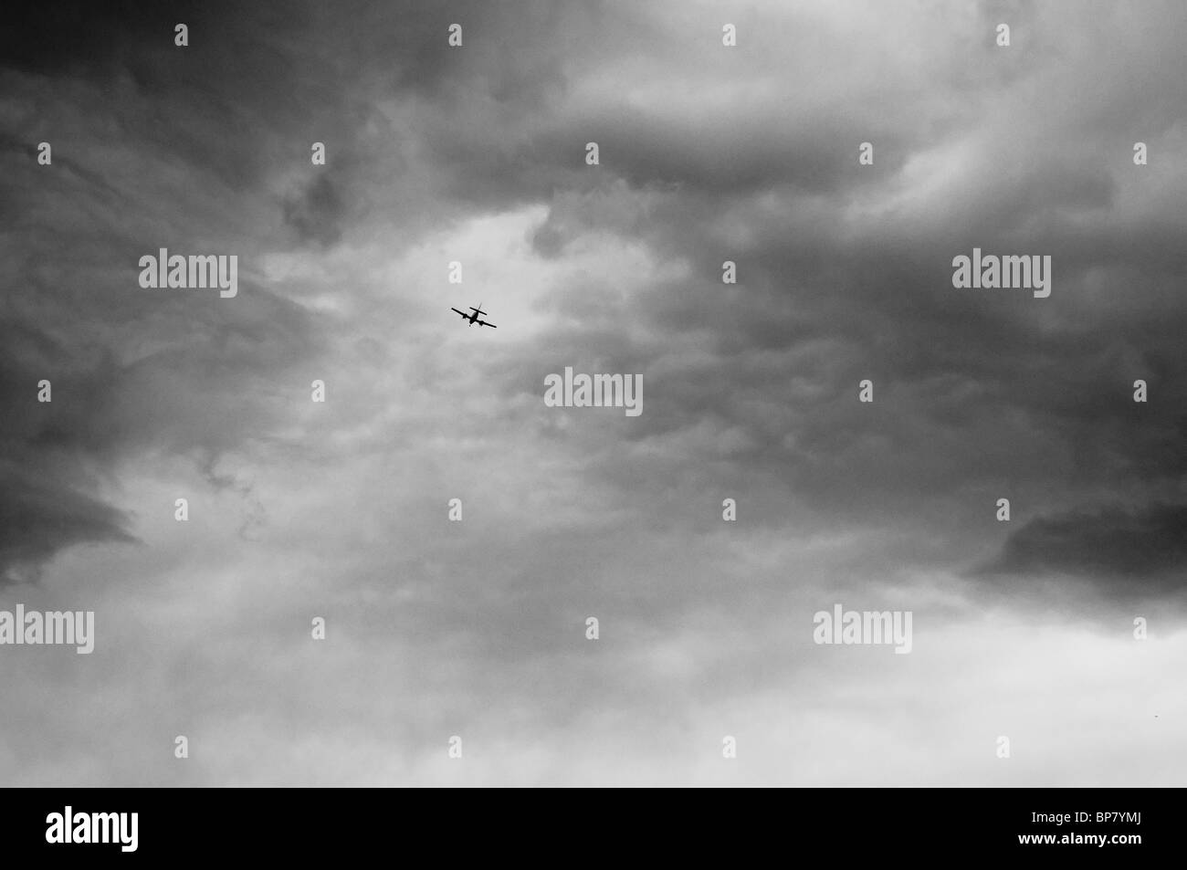Flugzeug fliegen durch Gewitterwolken über Mexiko Stockfoto