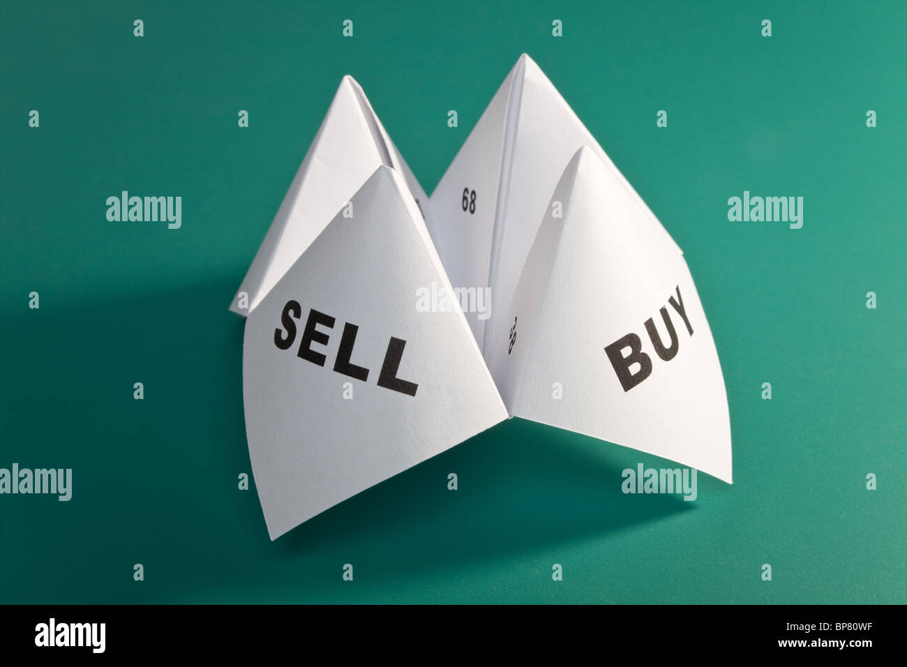 Papier-Wahrsagerin, Konzept der Geschäftsentscheidung Stockfoto