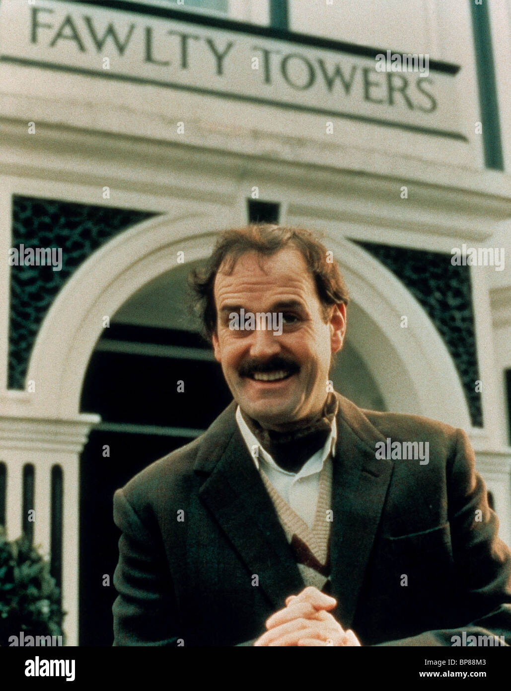 JOHN CLEESE BASIL FAWLTY FAWLTY TOWERS (1975 Stockfotografie Alamy