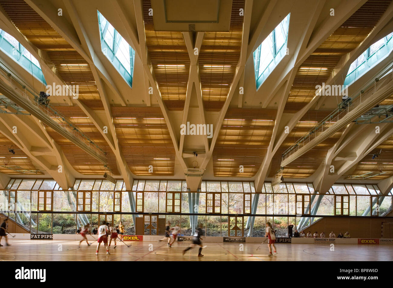 Indoor-Sport-Halle, Lilly Henoch Sporthalle, Spreewald-Schule am Winterfeldplatz in Berlin Stockfoto