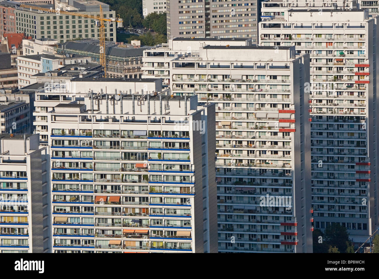 Plattenbau, ehemaligen DDR vorgefertigte Gebäude, Leipziger Straße Berlin, Deutschland Stockfoto