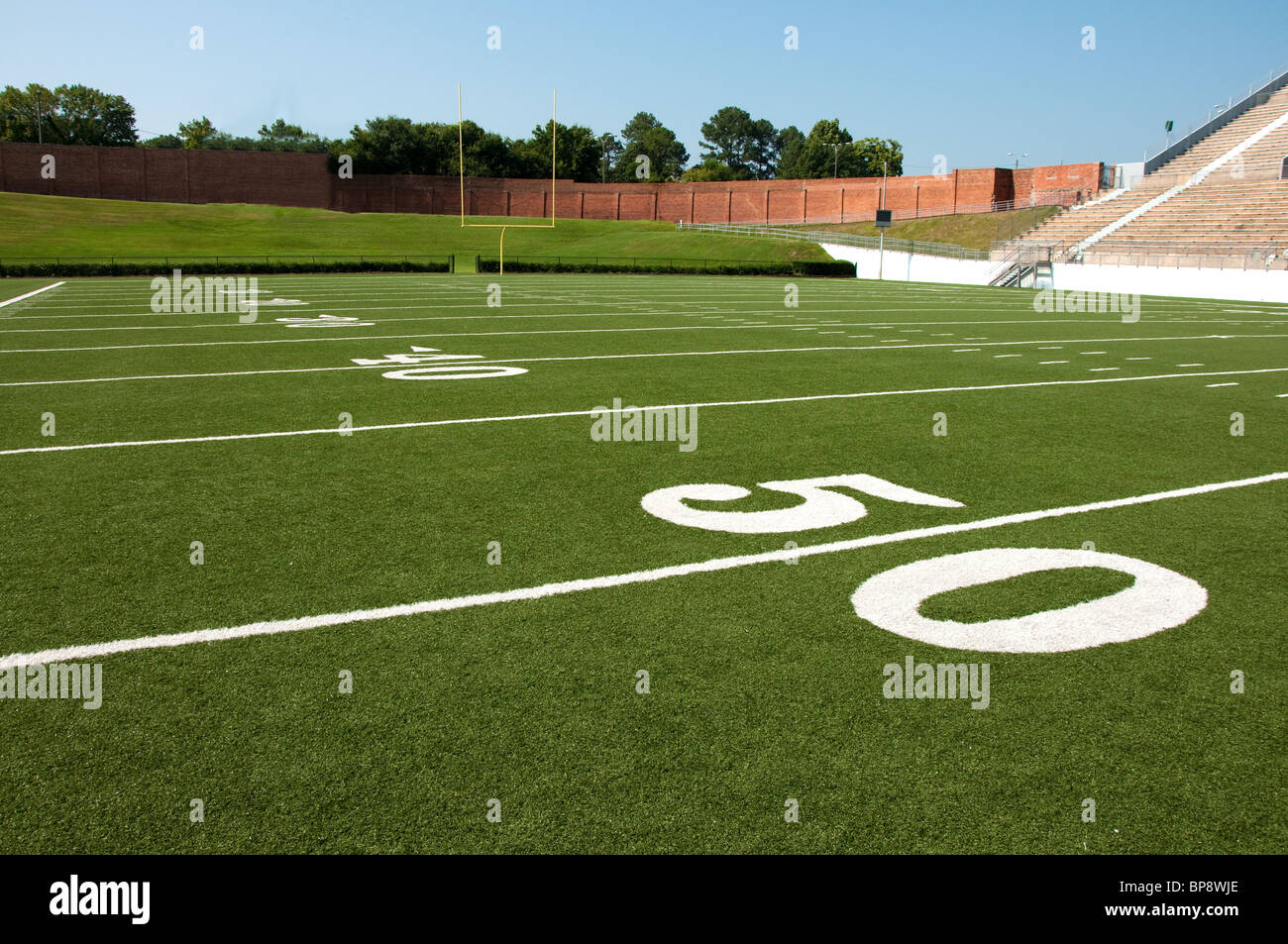 Ansicht des Feldes im American Football-Stadion. Stockfoto