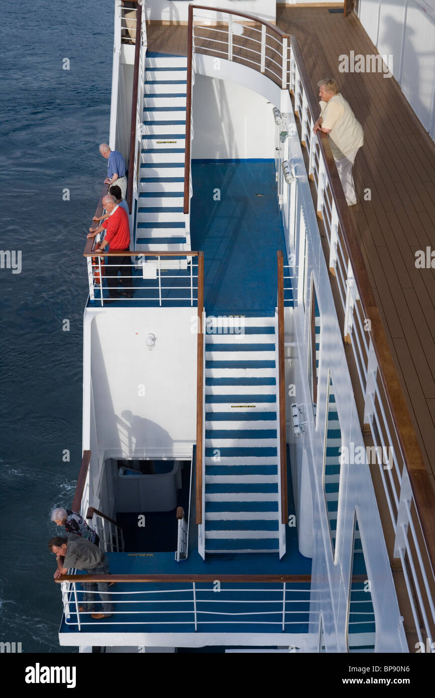 Treppen an Bord das Kreuzfahrtschiff MS Delphin Voyager, Ponta Delgada, Sao Miguel Island, Azoren, Portugal, Europa Stockfoto