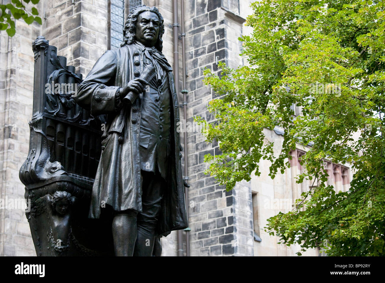 Johann Sebastian Bach-Denkmal, St. Thomaskirche im Hintergrund, Leipzig, Sachsen, Deutschland Stockfoto