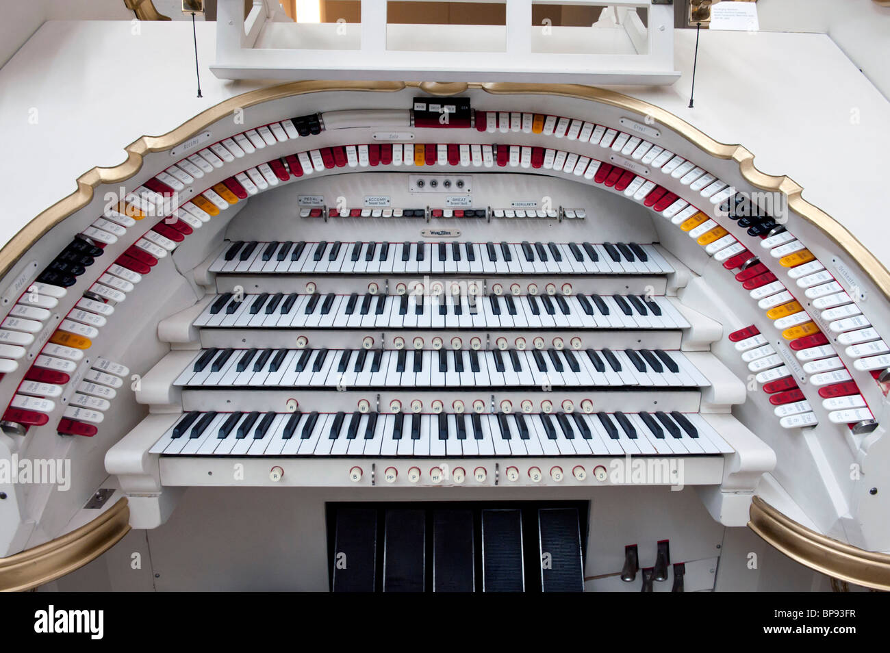Wurlitzer Orgel auf dem Display an Musikinstrumenten Museum oder Museum für Musikinstrumente in Mitte Berlin Deutschland Stockfoto