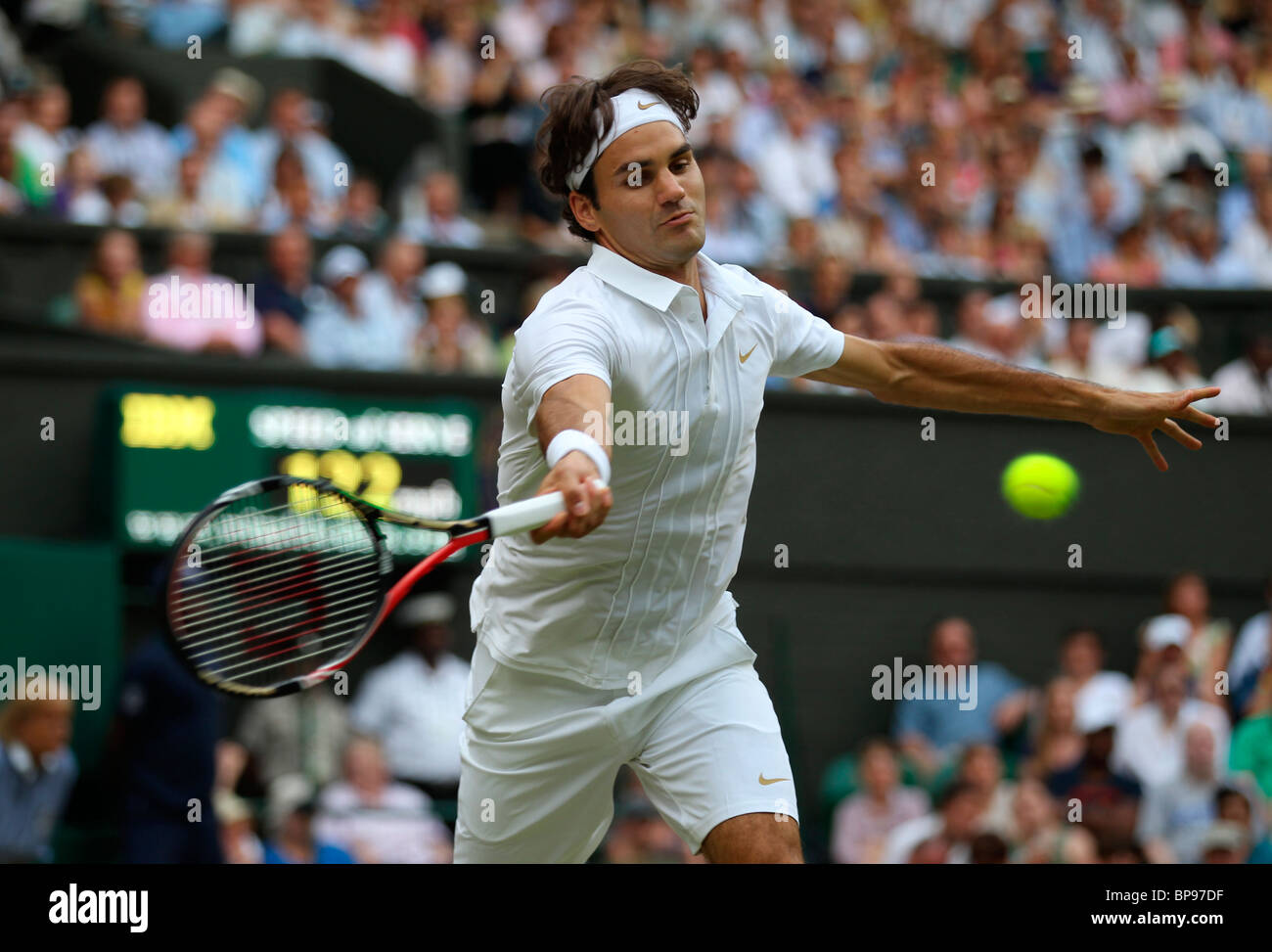 Roger Federer der Schweiz in Aktion bei den Wimbledon Championships 2010 Stockfoto