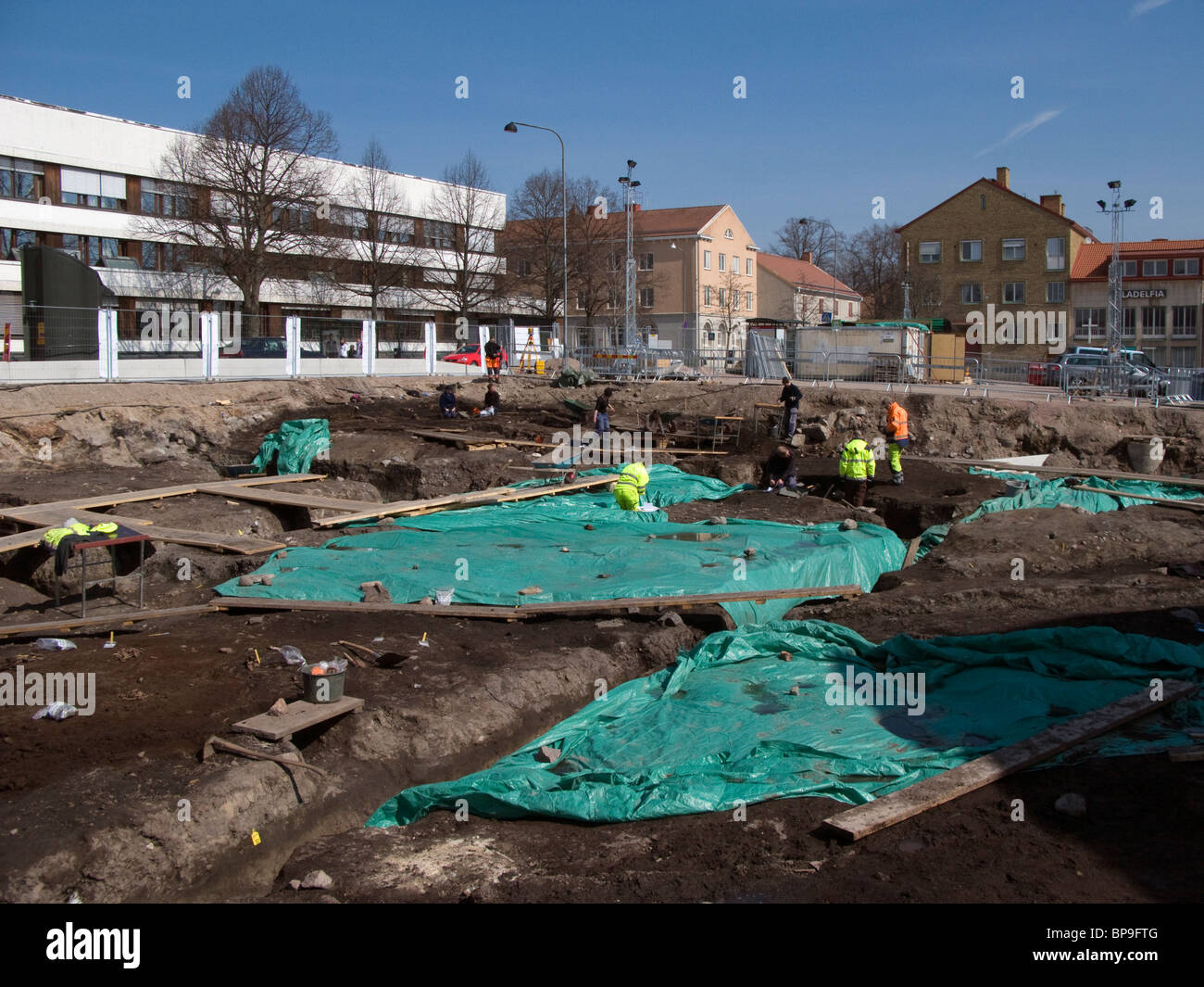 Archäologische Ausgrabungen in Nyköping, Schweden, um die Überreste von der mittelalterlichen Stadt, 12. bis 16. Jahrhundert zu untersuchen. Stockfoto