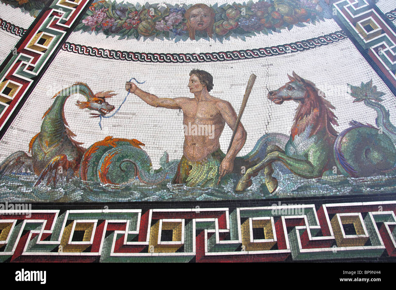 Das römische Bodenmosaik im Pavillon Halle, Eremitage, Sankt Petersburg, nordwestlichen Region, Russland Stockfoto