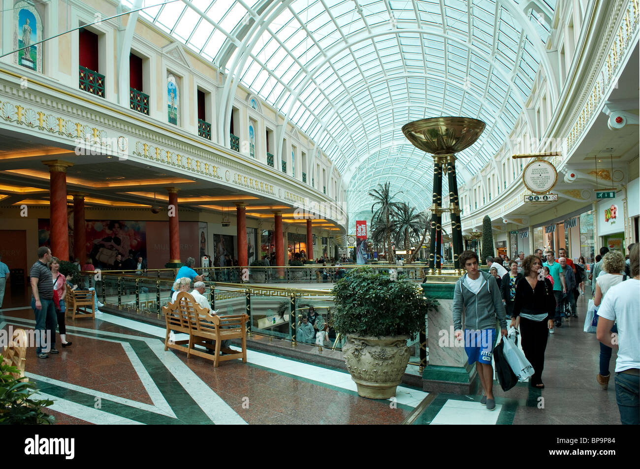 im Inneren das Trafford Centre, Manchester, England, UK Stockfoto
