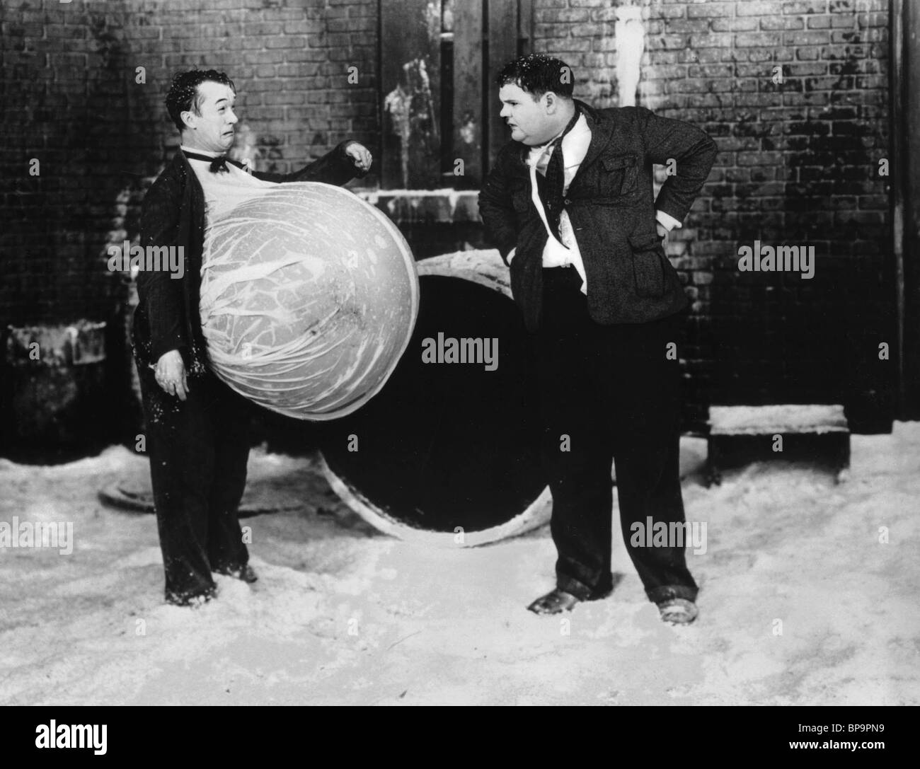 STAN LAUREL, Oliver Hardy, unter Null, 1930 Stockfotografie - Alamy