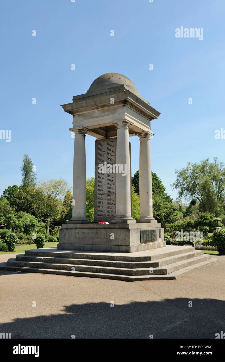 Das Kriegerdenkmal im Vivary Park in Taunton, Somerset. Stockfoto