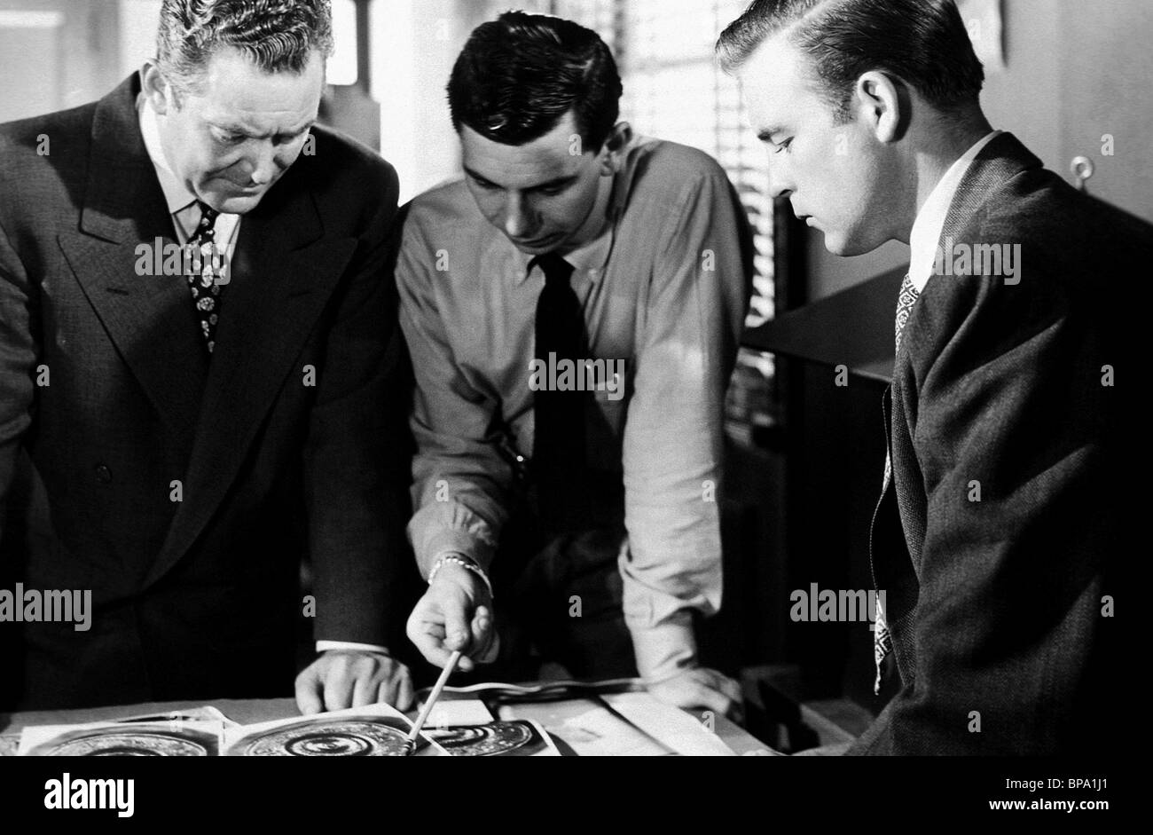 JACK WEBB, Scott Brady, DIE ER IN DER NACHT, 1948 ging Stockfoto