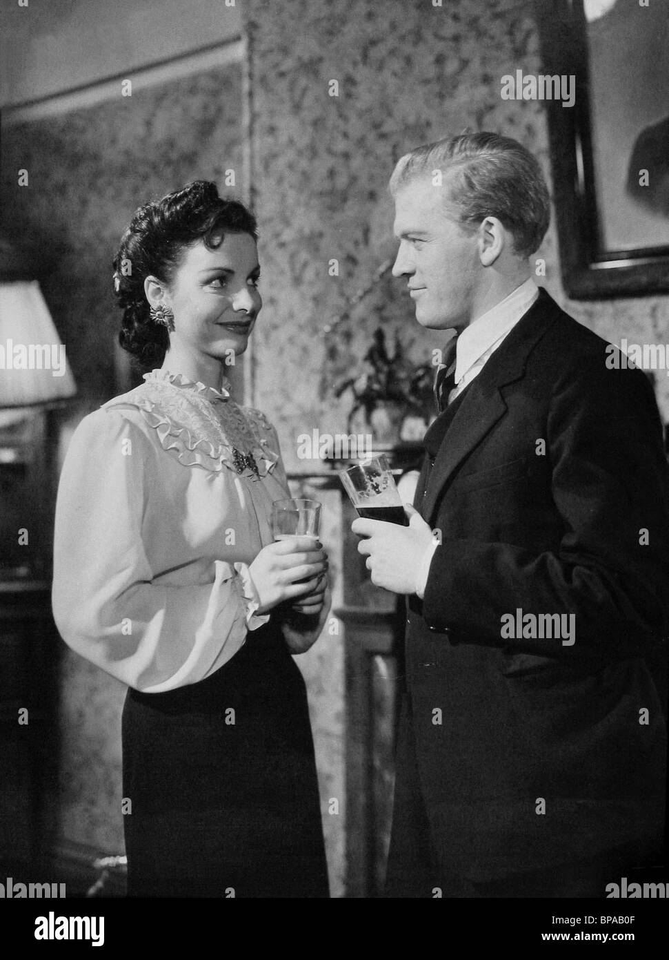 ELLIZABETH SELLARS, GORDON JACKSON, FLOODTIDE, 1949 Stockfoto