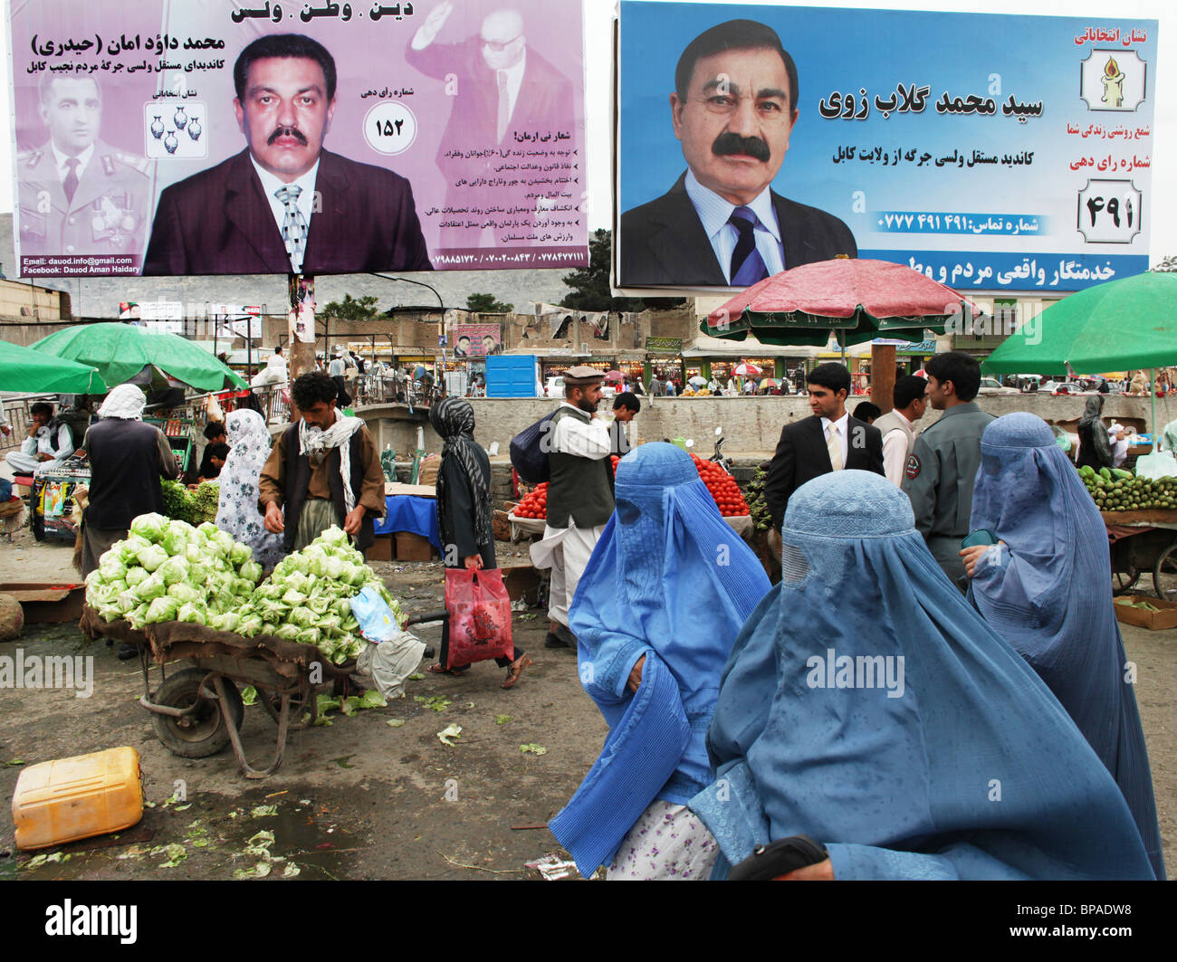 Plakate für Parlamentswahlen (September 2010) in kabul Stockfoto