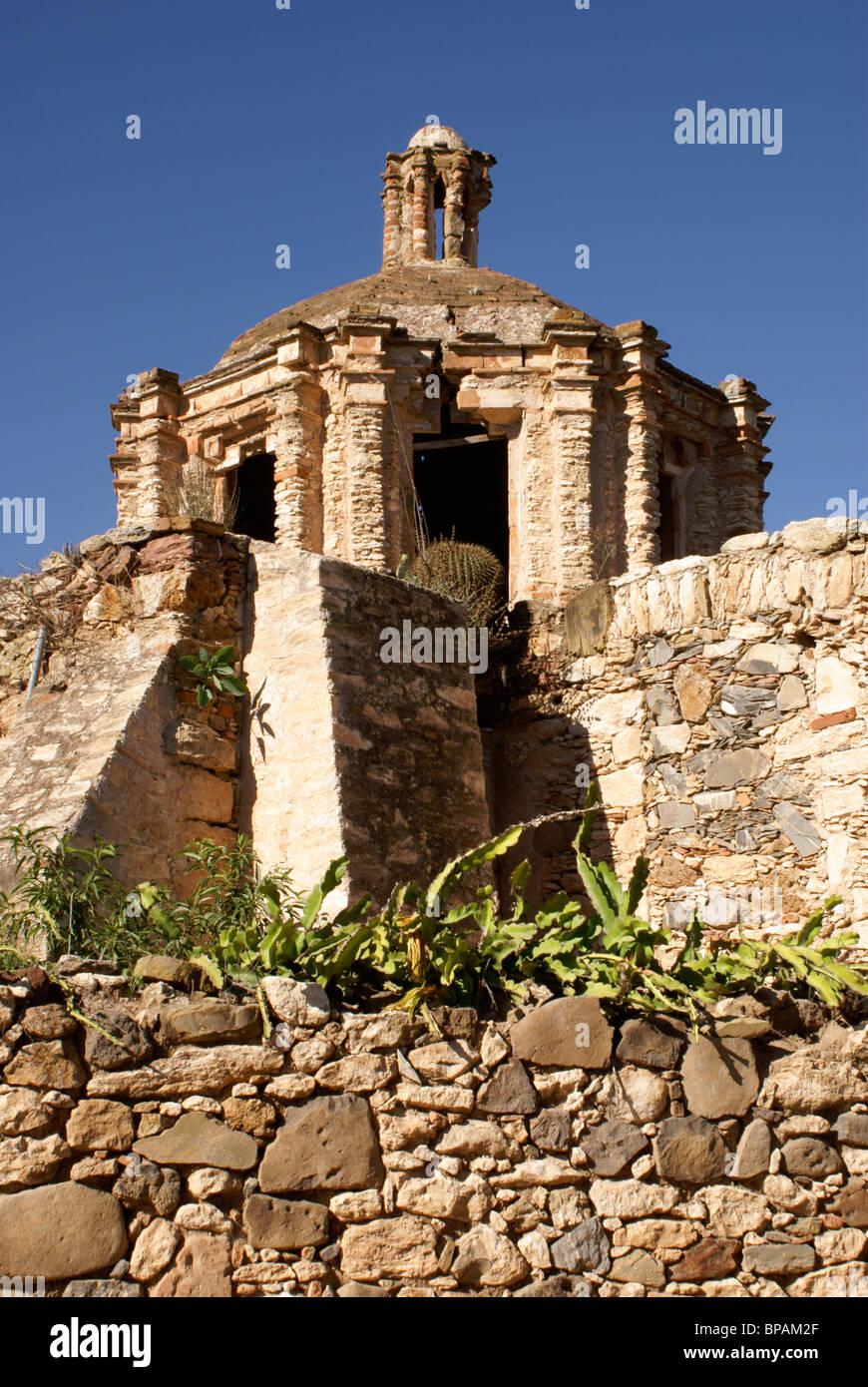 Spanischen Kolonialstil Kapelle Capilla del Refugio im 19. Jahrhundert Bergbaustadt Mineral de Pozos ruiniert, Guanajuato, Mexiko Stockfoto